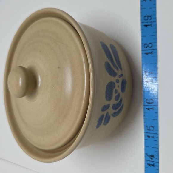 Tan Ceramic Bowl with Lid and Blue Floral Design - Picture 2 of 6